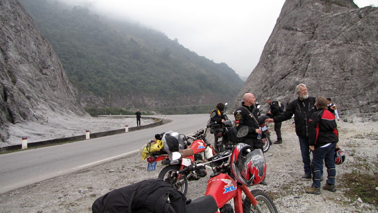 The Lemmings Motorcycle Club member ride in Vietnam