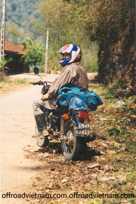 Minsking in Vietnam, the Big North loop. Nguyen Ngoc, our best guide in Vietnam
