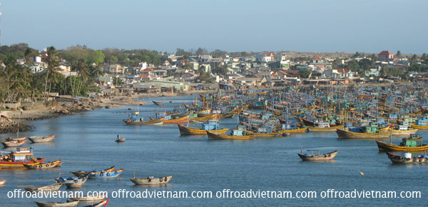 TransVietnam Tour, Group Classic Bus Tour. From Offroad Vietnam.