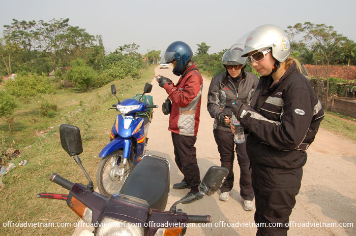 Women motorbike tour ride in Vietnam